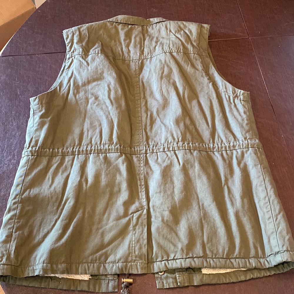 C'esttoi | Olive Green Vest - Picture 7 of 8